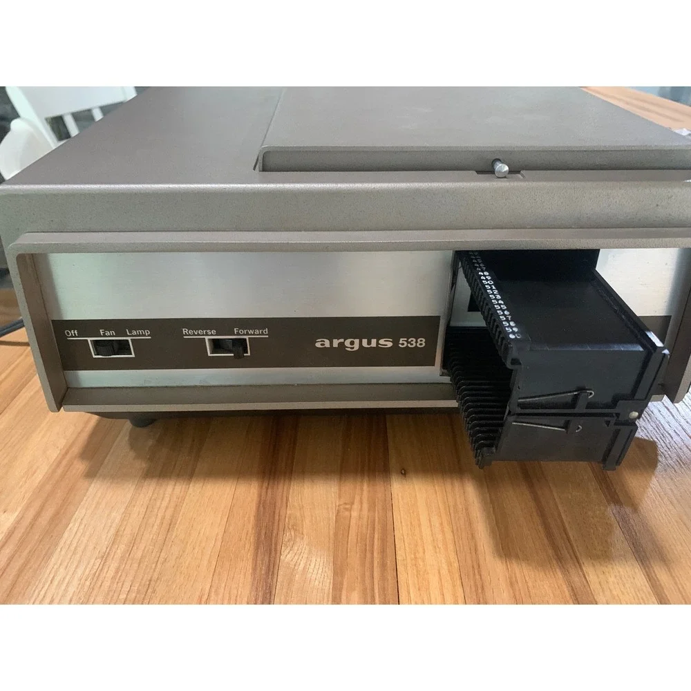 Argus 538 Slide Projector 4 Inch f:3.5 Lens Rare Vintage Retro y2k New Bulb